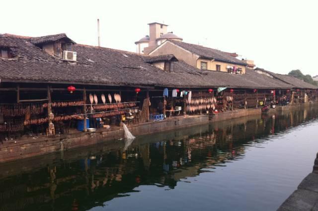 男学生如何选购衣服才能实现“一衣多搭”？游戏画面